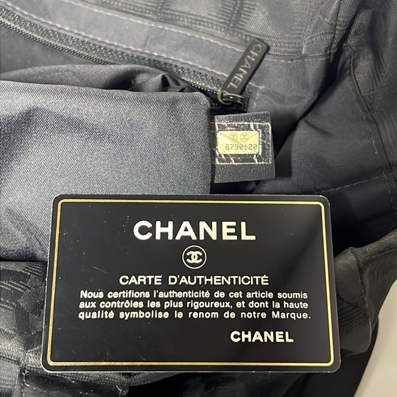 Chanel Tote - Picture 3 of 13